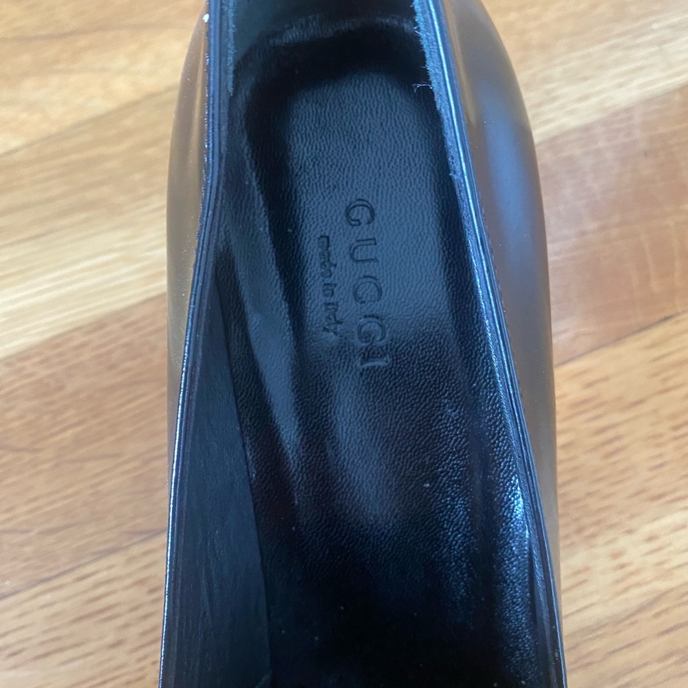 Gucci Black Vinyl Heeled Loafers - Picture 2 of 6
